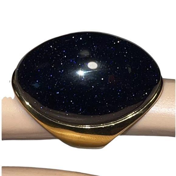 FASHION JEWELRY RING GOLD/ BLUE GLOW GEMSTONE COLOR STAINLESS STEEL SIZE SIX (6) - Picture 3 of 7